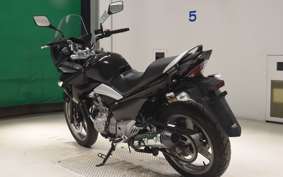 SUZUKI GSR250S