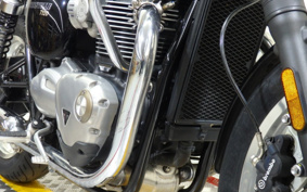 TRIUMPH  TRIUMPH  BONNEVILLE T120 2022 DAD75H