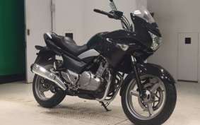 SUZUKI GSR250S