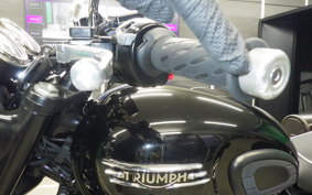 TRIUMPH BONNEVILLE T120 2025