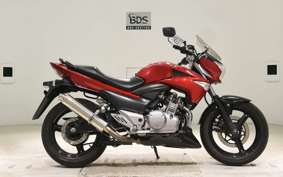 SUZUKI GSR250 2012