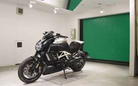 DUCATI DIAVEL AMG 2012