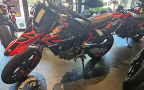 DUCATI HYPERMOTARD 698 2024 4B00