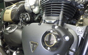 TRIUMPH BONNEVILLE BOBBER 2025