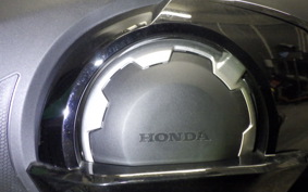 HONDA NM4 VULTUS -02 2015 RC82