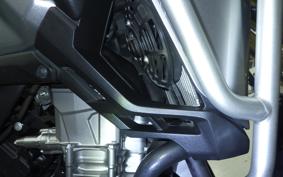 HONDA CRF1000L AFRICA TWIN 2016 SD04