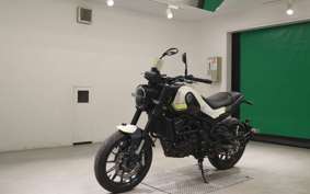 BENELLI レオンチーノ250