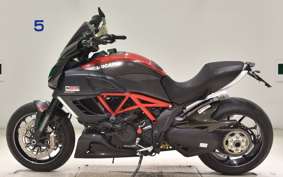 DUCATI DIAVEL Carbon 2013