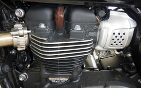 TRIUMPH BONNEVILLE T100 2023