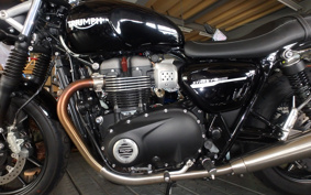 TRIUMPH STREET TWIN 2019 DAD74G