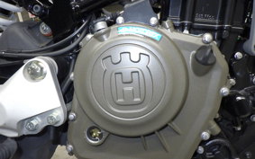HUSQVARNA SVARTPILEN 250 2015