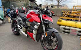 DUCATI  DUCATI  STREET  FIGHTER V4