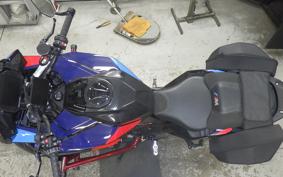 BMW M1000XR M Package 2025