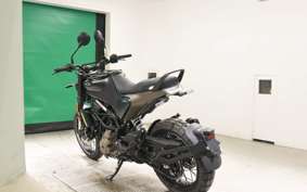 HUSQVARNA SVARTPILEN 401 2025