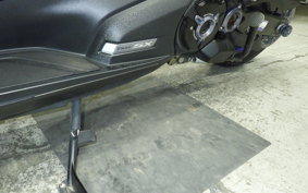 YAMAHA T-MAX 530 SX 2019 SJ15J