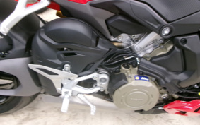 DUCATI STREET FIGHTER V4S 2025 7F00