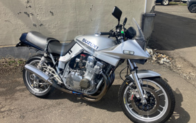 SUZUKI GSX1100S KATANA 1990 10X10