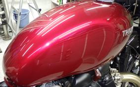 TRIUMPH BONNEVILLE BOBBER 2022