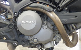 DUCATI MONSTER 696 + 2010