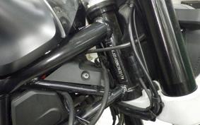 HUSQVARNA SVARTPILEN 250