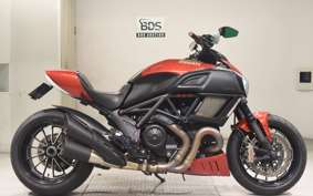 DUCATI DIAVEL 2015