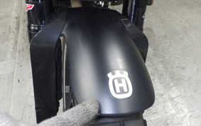 HUSQVARNA SVARTPILEN 250 2008