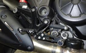 DUCATI DIAVEL 2013