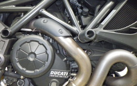 DUCATI DIAVEL 2012