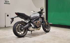 HONDA CB650R E-Clutch 2025 RH17