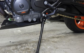 KTM 890 DUKE R 2022