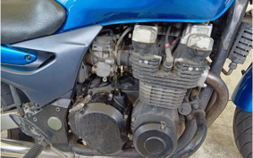 KAWASAKI ZR 700 2000 ZR750F
