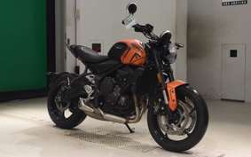 TRIUMPH TRIDENT 660 2023