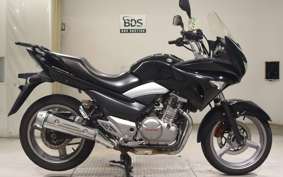 SUZUKI GSR250S 2017