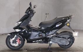 PGO G-MAX125 ..