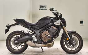 HONDA CB650R E-Clutch 2025 RH17