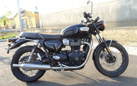 TRIUMPH BONNEVILLE T100 2022 DAD70G