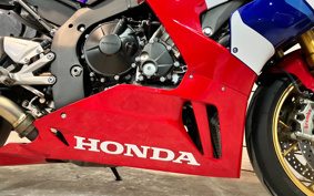 HONDA CBR1000RR-R FB SP 2023 SC82