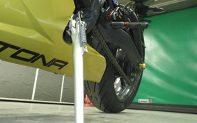 TRIUMPH DAYTONA 675 2012