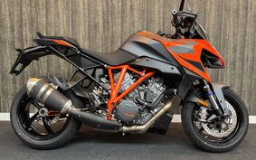 KTM 1290 SUPER DUKE GT V6940