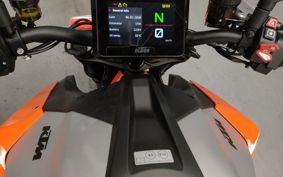 KTM 1290 SUPER  DUKE R V3940