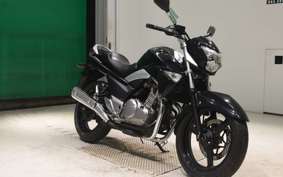 SUZUKI GSR250 2012