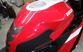 DUCATI PANIGALE V2 2025