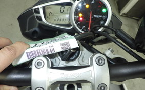 TRIUMPH STREET TRIPLE 85 2013