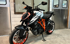 KTM 1290 SUPER DUKE R 2020 V3940