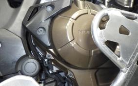 HONDA CRF1000L AFRICA TWIN 2016 SD04