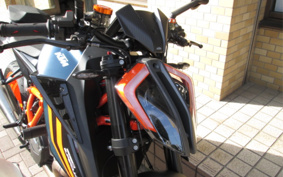 KTM 1290 SUPER DUKE R 2022 V3940