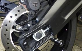 TRIUMPH TRIDENT 660 2025