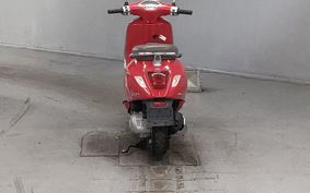 VESPA  VESPA  PRIMA  BEIGE RA125 M8210