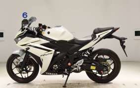 YAMAHA YZF-R25 2015 RG10J