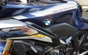 BMW S1000XR 2025
